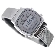 Reloj digital retro plateado Casio Mini LA670WEM-7EF para mujer