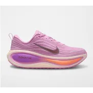 Vomero Plus de Nike: comodidad y estilo en cada paso.