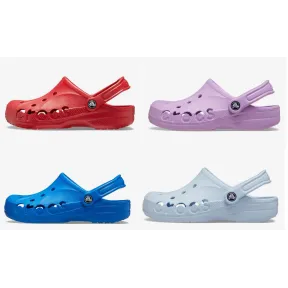 Sandalias planas BAYA de Crocs en azul - 26,90€