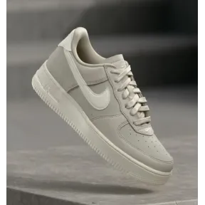 Retro Premium Nike Air Force 1 Sneakers