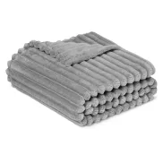 Manta Polar Amazon Basics Suave y Ligera 152x127 cm