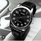 Casio Collection 38 mm: cuarzo, esfera negra y correa de piel