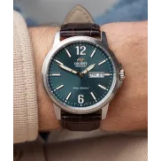Orient automático 42 mm verde y dorado con piel