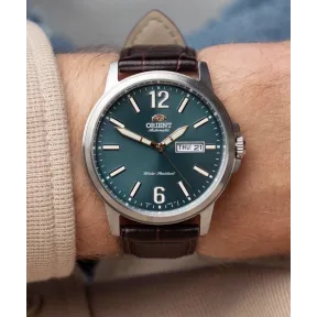 Orient automático 42 mm verde y dorado con piel