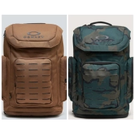 Mochila de Oakley para aventuras al aire libre
