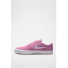 Nike Jordan Charge Suede de nobuk rosa y blanco