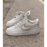 Nike Air Force 1 '07 LV8: Tallas 38 a 49
