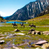 Escapada en Andorra: Hotel 3* con desayuno y paseo a caballo