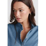 Camisa Denim con Volante en el Cuello