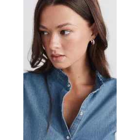 Camisa Denim con Volante en el Cuello