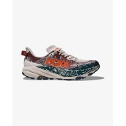 Speedgoat 6 de Hoka: Rendimiento en senderos extremos.
