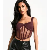 Crop top marrón de BOOHOO