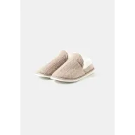 Modelos de zapatillas cómodas para estar en casa