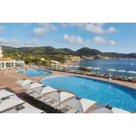 Ibiza: Hotel 4⭐️ con Ferry y Coche Todo Incluido