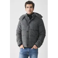 Chaqueta Pier One de invierno con capucha desmontable