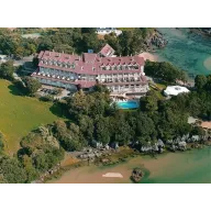 Hotel 4* en Isla: Desayuno y Tren al Palacio desde 45€