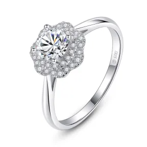 Circonitas en Anillo de Plata Elegante