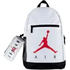 Estuche y mochila Nike Jordan para todos tus artículos.