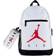 Estuche y mochila Nike Jordan para todos tus artículos.