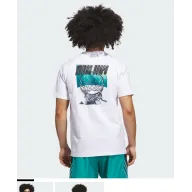 Camiseta adidas Hoops estampada en tallas XS, S, M y L.