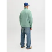 Sudadera con media cremallera y vaqueros al 50% descuento