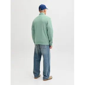 Sudadera con media cremallera y vaqueros al 50% descuento