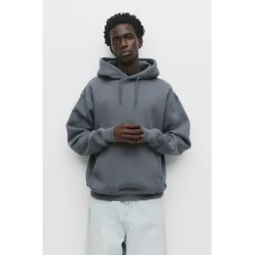 Sudadera con capucha en varios colores básicos