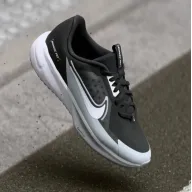 Nike Sonic Fly Unisex: Zapatillas Running Asfalto Negro