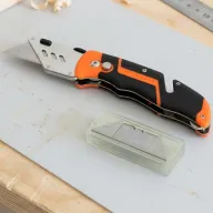 Cúter Plegable con 8 Cuchillas y Seguro de Bloqueo