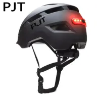 Ciclismo: casco con luz trasera para mayor seguridad