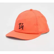 Gorra naranja de Under Armour