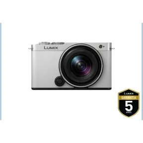 LUMIX S9 en blanco-plateado con objetivo S-R1840 plata
