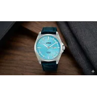 Reloj Lorus Y676 para hombre, correa de piel y esfera azul.