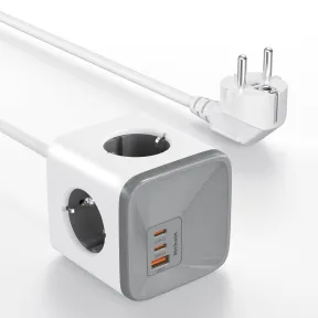 Regleta con 4 tomas de corriente y 3 puertos USB.