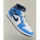 Air Jordan 1 Mid unisex, tallas 40 a 50.5 disponibles.