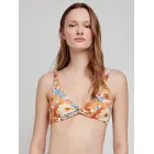 Bikini triangular sin aro: el top ideal para el verano