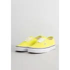 Vans Authentic neón amarillo en Zalando Privé a 16€ (-77%)