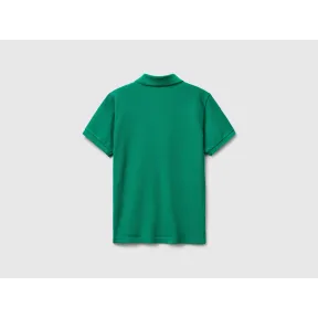Polo de puro algodón en corte slim fit