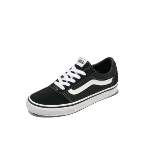 Zapatillas de Vans para un estilo urbano y auténtico.