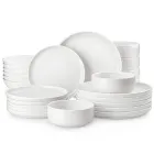 Set de porcelana para 6 personas: 24 piezas variadas.