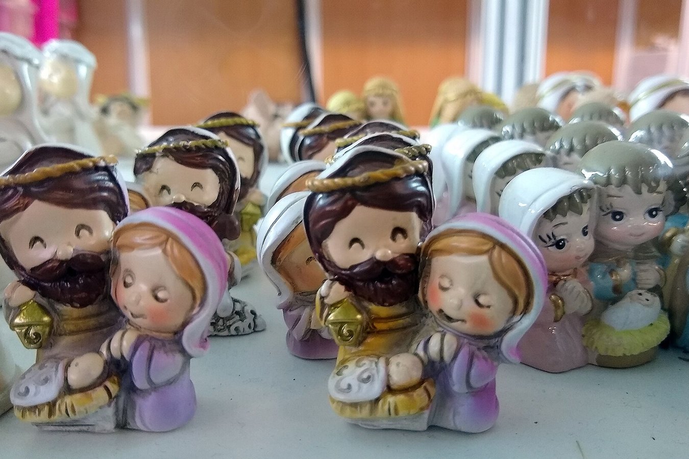 Figuritas de belén a la venta en la Feria del Belén de Sevilla