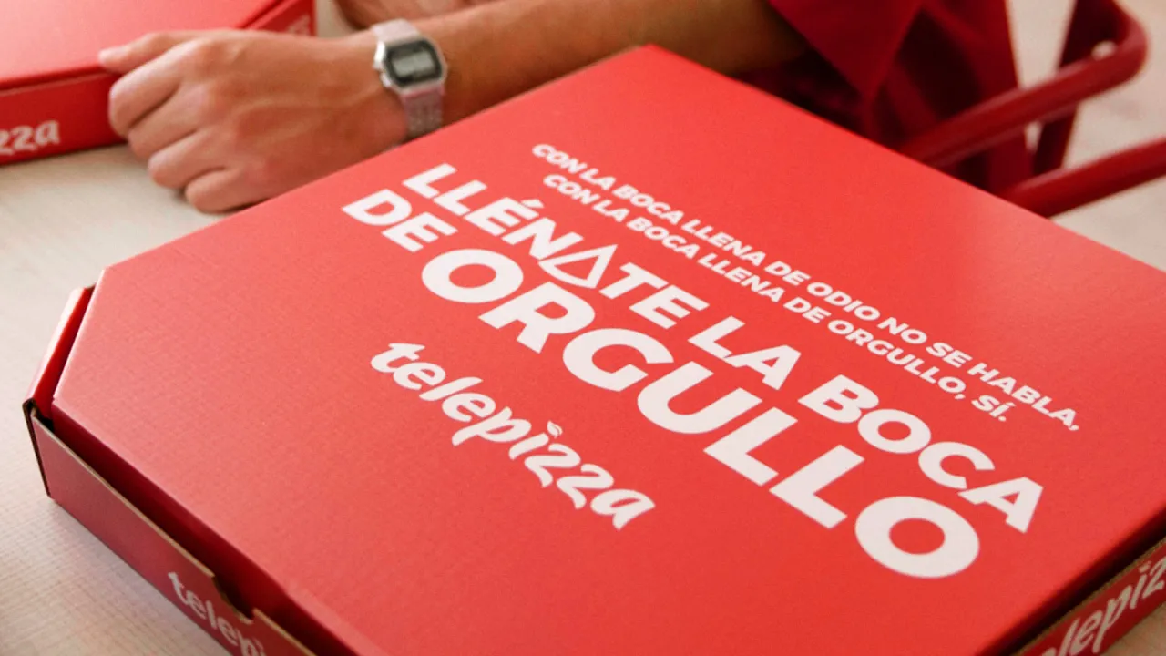 Telepizza reparte porciones gratis para frenar los comentarios de odio hacia el colectivo LGTBIQ+