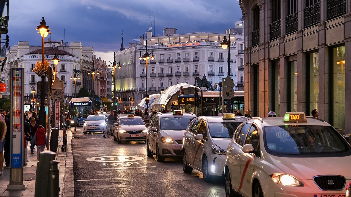 El taxi pierde su exención del cinturón: 200 € y 4 puntos
