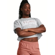 Camiseta Under Armour cropped para un look moderno