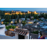 Escapada a Granada: Hotel 4, Desayuno y Tren Turístico desde 44€